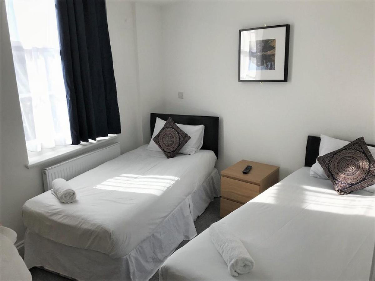 Tbh Hotel Баркінг Екстер'єр фото